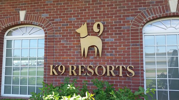 K9 Resorts Custom Channel Letters in Davenport by Quad City Custom Signs 